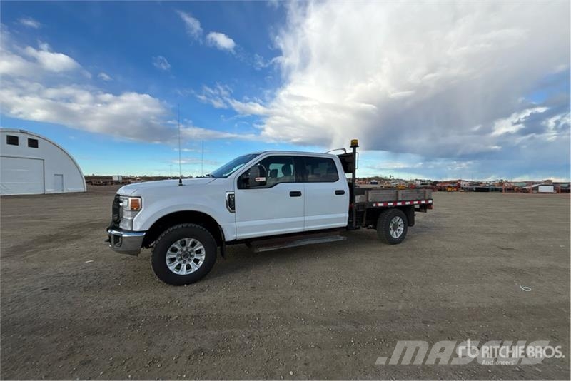 Ford F-350 XLT XLT 4x4 Crew Cab Flatbed Truck Camiones plataforma