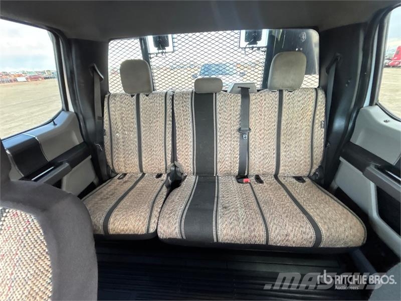 Ford F-350 XLT XLT 4x4 Crew Cab Flatbed Truck Camiones plataforma