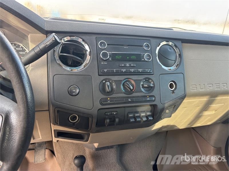 Ford F-450 Camion plateau