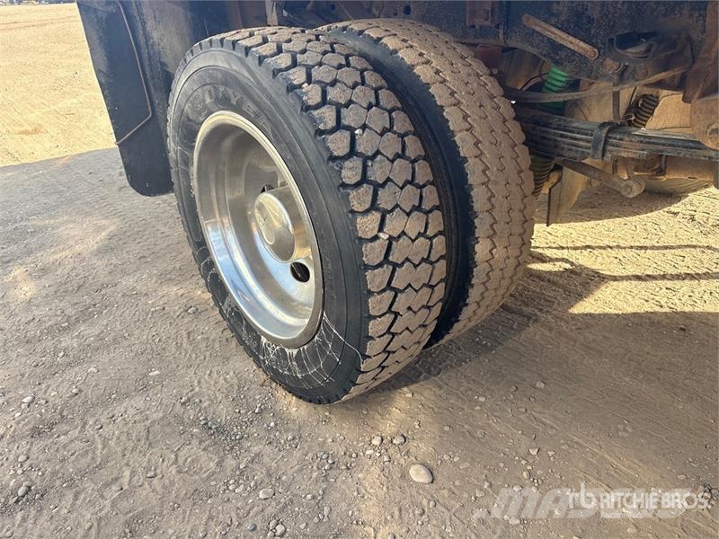 Ford F-450 Flakbilar