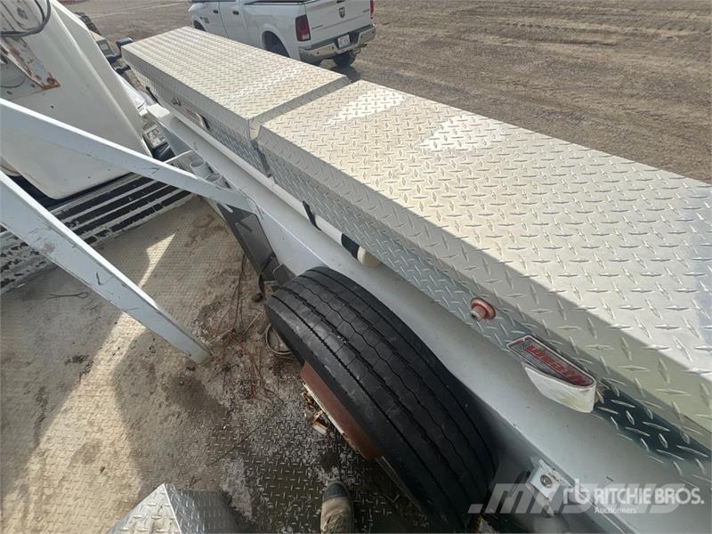Ford F-450 المنصات الهوائية المثبتة على شاحنة