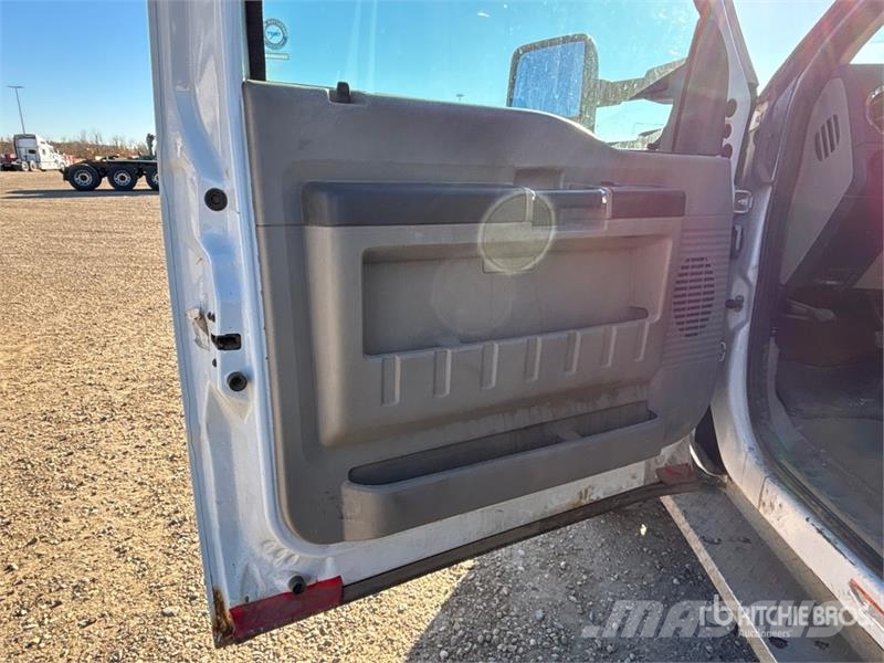 Ford F-450 Ciężarówki typu Platforma / Skrzynia