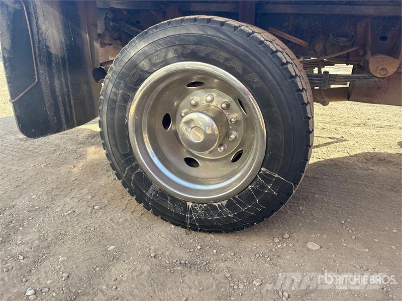 Ford F-450 Flakbilar