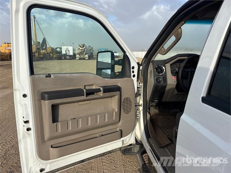 Ford F-450 Camion plateau