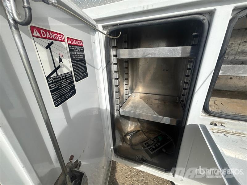 Ford F-450 트럭 탑재 고소작업대