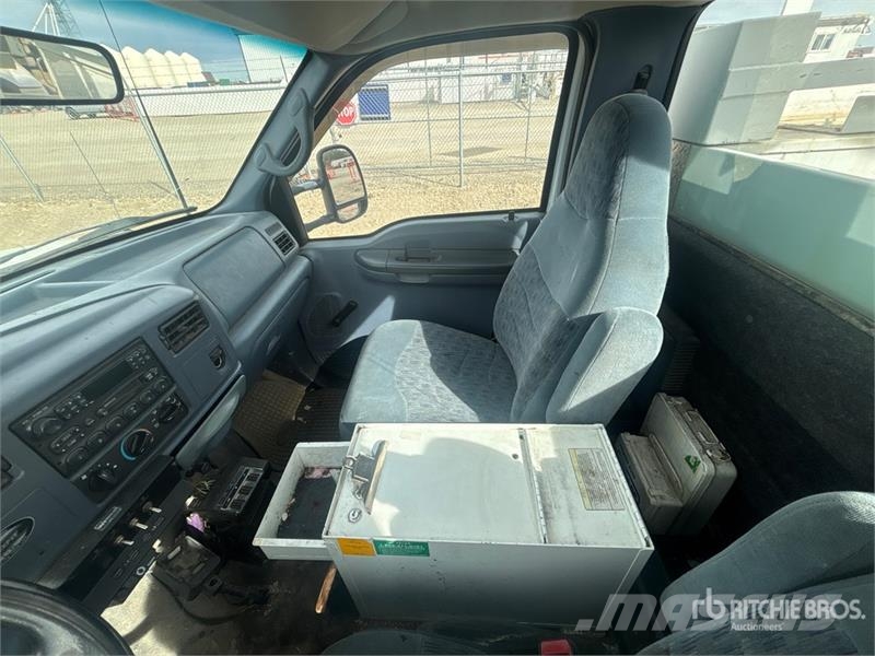 Ford F-450 المنصات الهوائية المثبتة على شاحنة