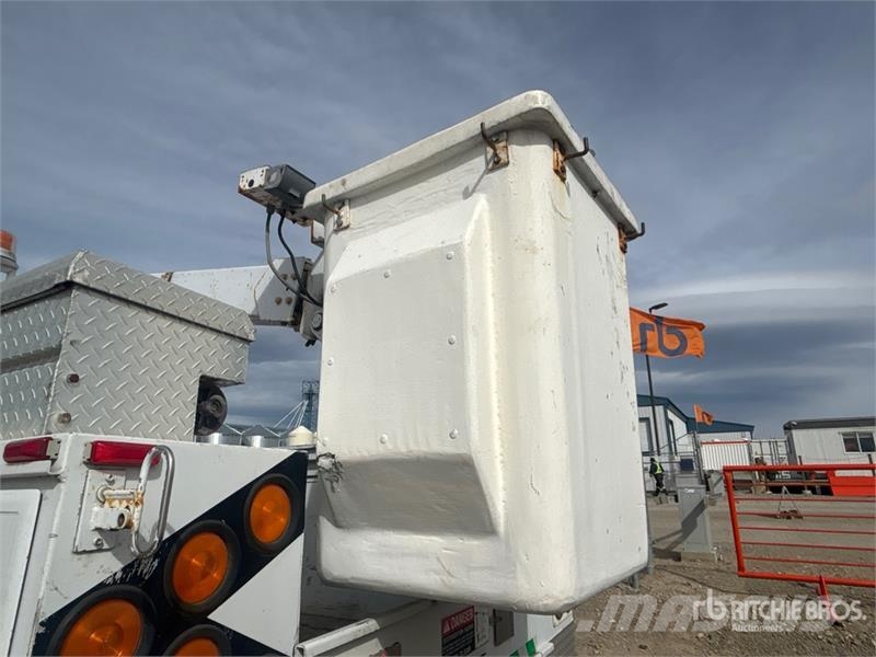 Ford F-450 المنصات الهوائية المثبتة على شاحنة