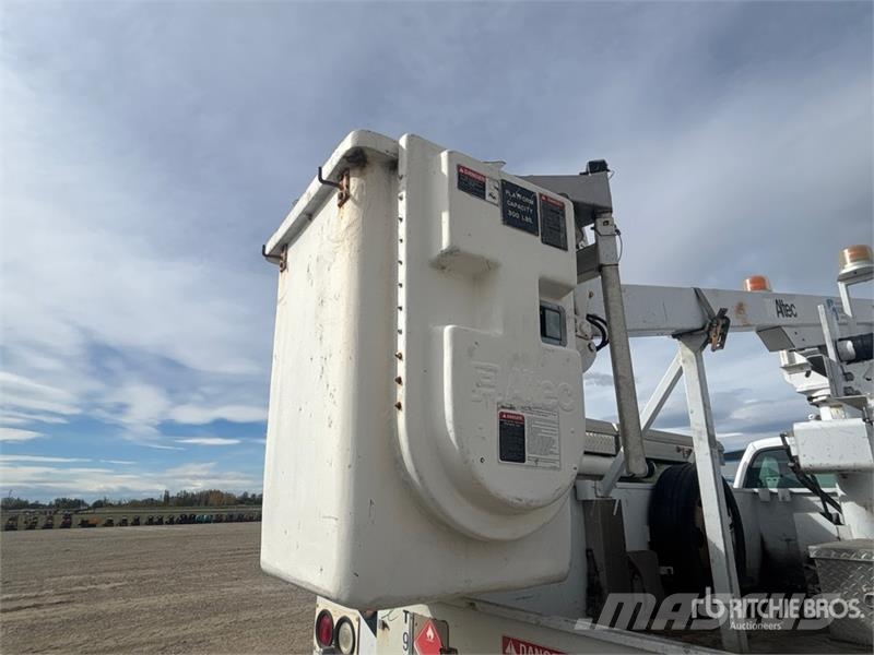 Ford F-450 المنصات الهوائية المثبتة على شاحنة