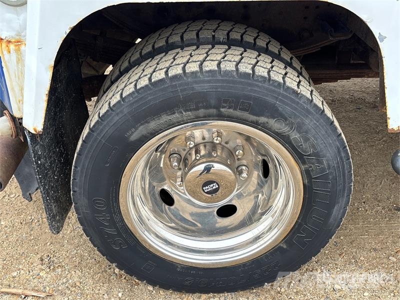 Ford F-450 4x2 Tow Truck Recovery vehicles