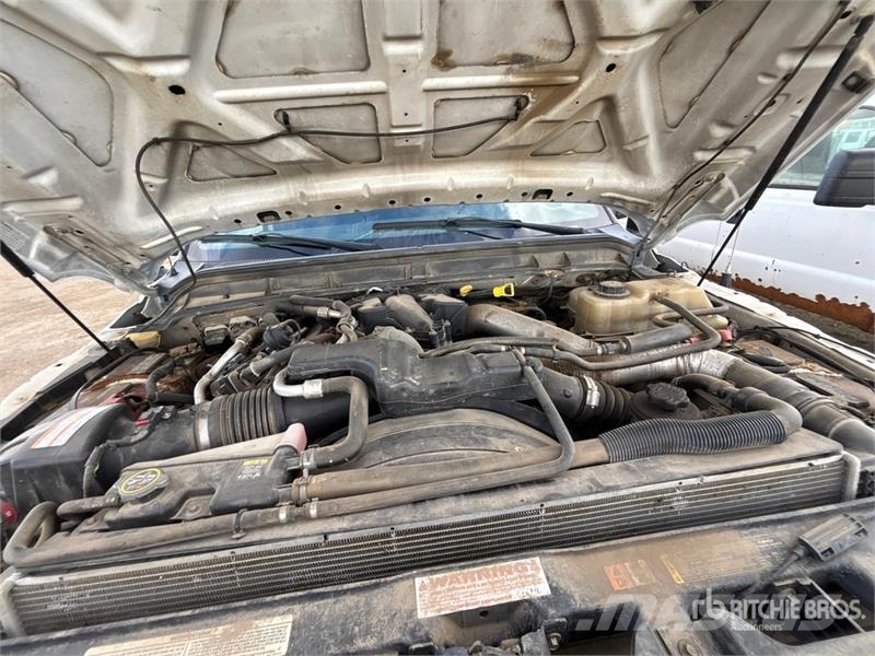 Ford F-450 4x4 Crew Cab Pickup Ostalo
