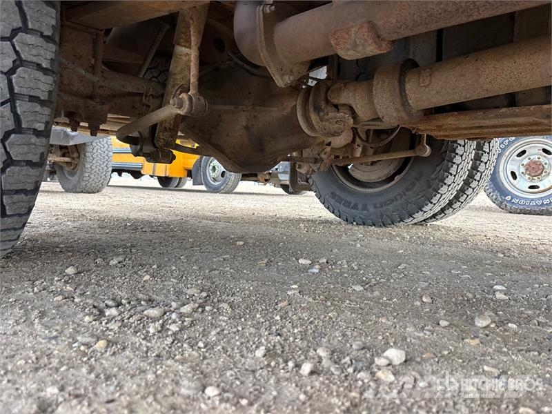 Ford F-450 4x4 Crew Cab Pickup Ostalo