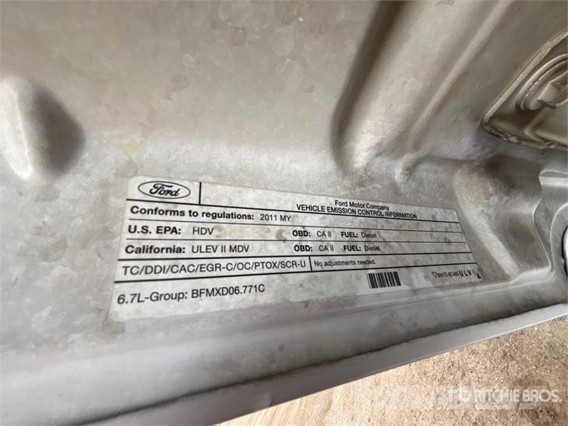 Ford F-450 4x4 Crew Cab Pickup Ostalo