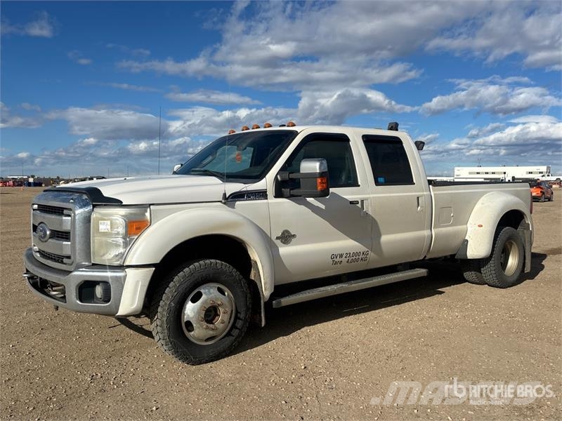 Ford F-450 4x4 Crew Cab Pickup Ostalo