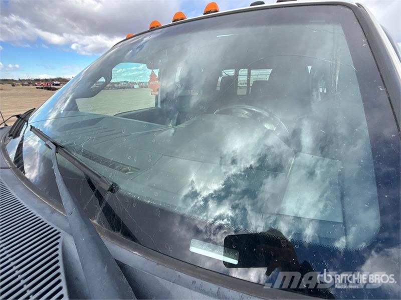 Ford F-450 4x4 Crew Cab Pickup Ostalo