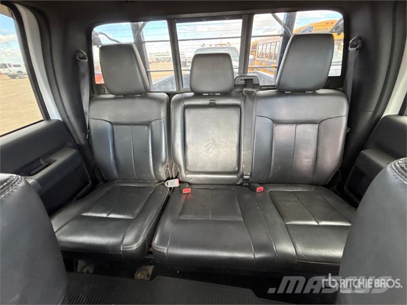 Ford F-450 4x4 Crew Cab Pickup Ostalo