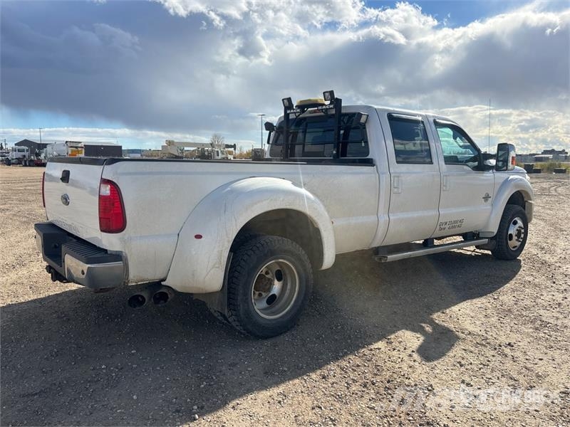 Ford F-450 4x4 Crew Cab Pickup Ostalo