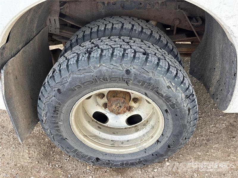 Ford F-450 4x4 Crew Cab Pickup Ostalo