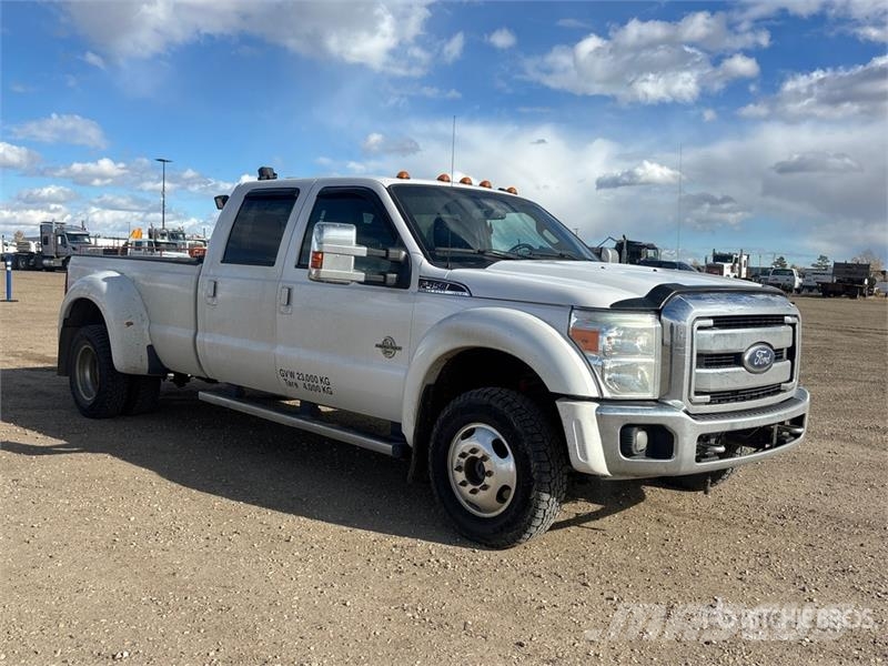 Ford F-450 4x4 Crew Cab Pickup Ostalo