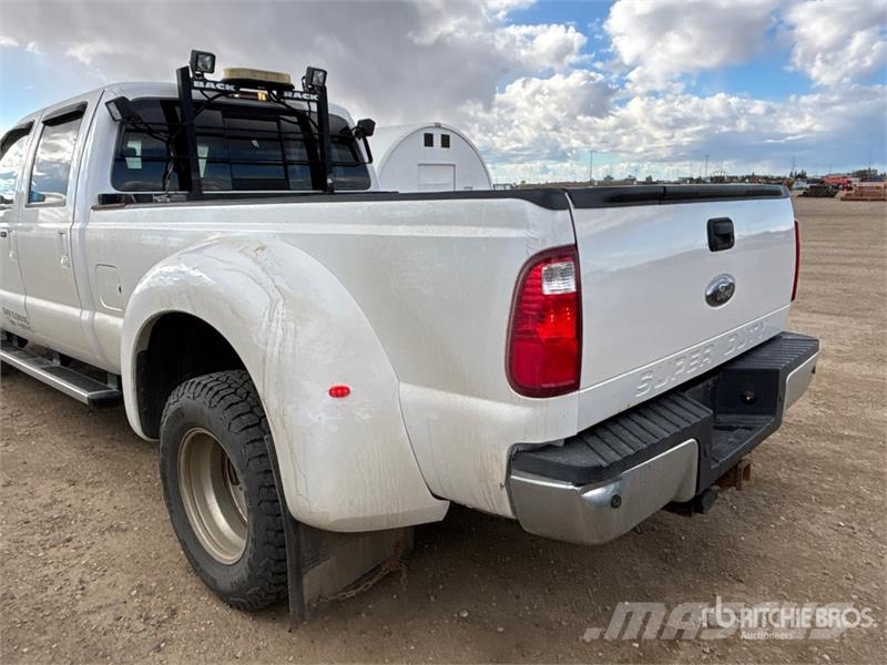 Ford F-450 4x4 Crew Cab Pickup Ostalo