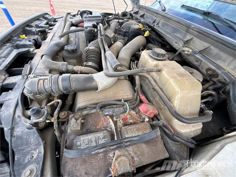 Ford F-450 4x4 Crew Cab Pickup Ostalo