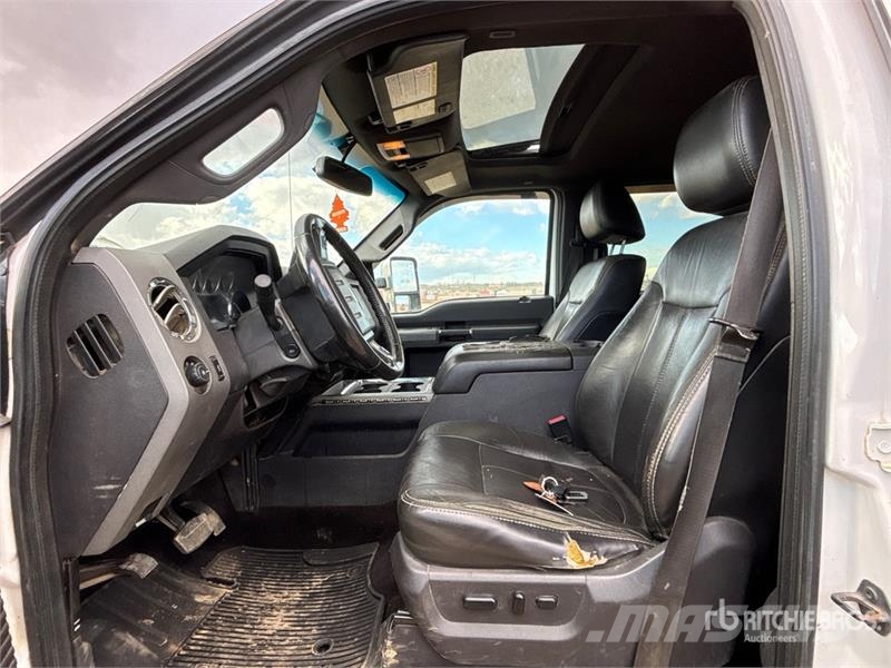 Ford F-450 4x4 Crew Cab Pickup Ostalo