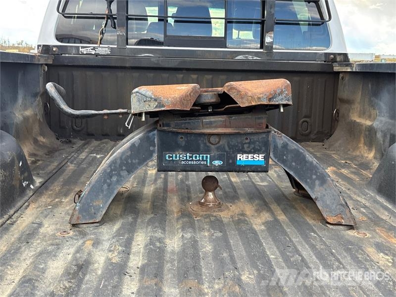 Ford F-450 4x4 Crew Cab Pickup Ostalo