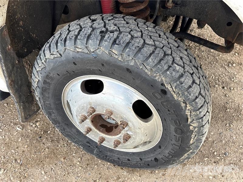 Ford F-450 4x4 Crew Cab Pickup Ostalo