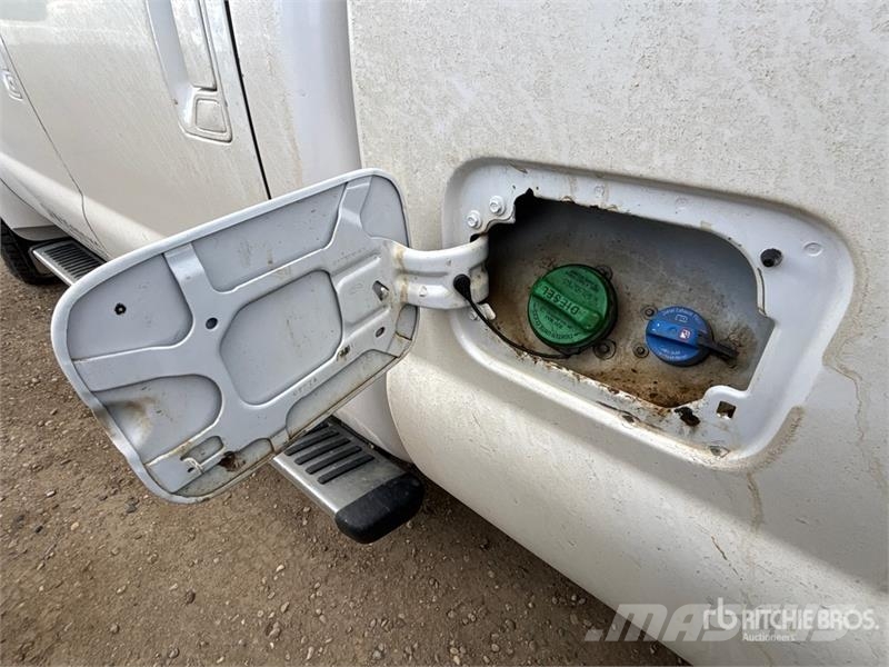 Ford F-450 4x4 Crew Cab Pickup Ostalo