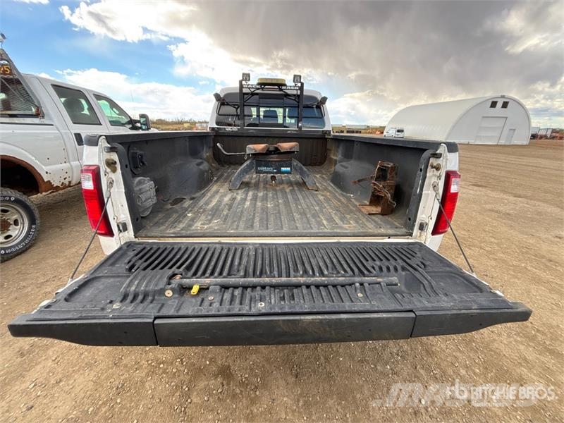 Ford F-450 4x4 Crew Cab Pickup Ostalo