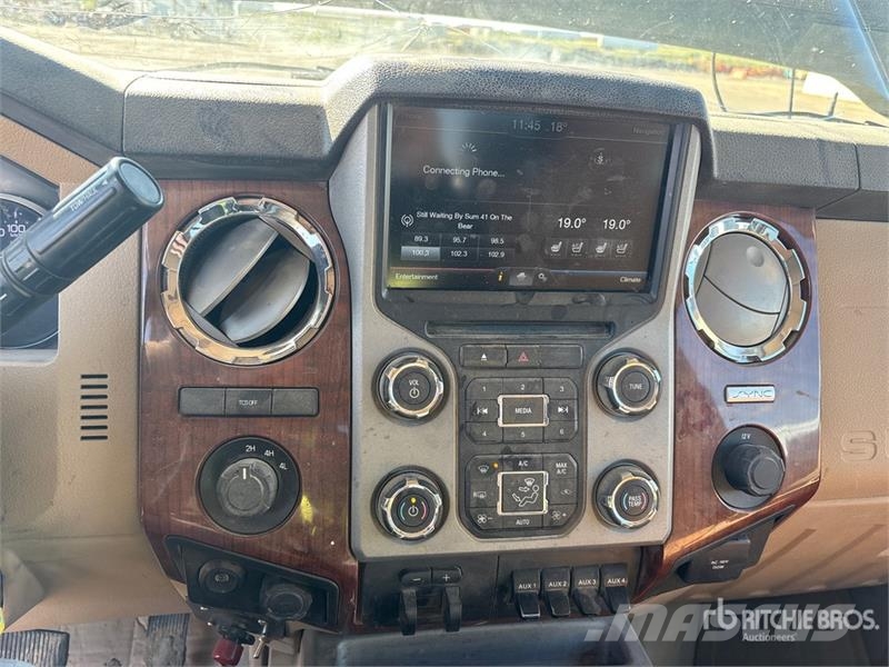 Ford F-450 King Ranch 4x4 Crew Cab Pickup Άλλα Vans