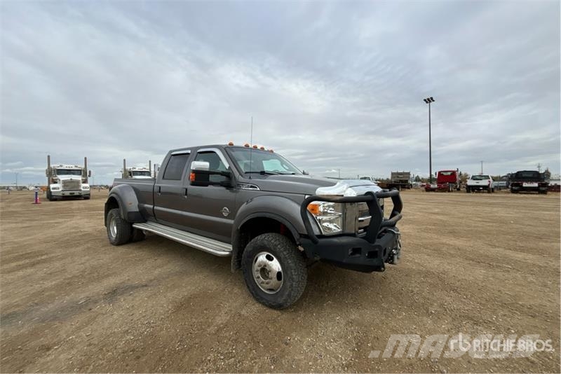 Ford F-450 Lariat 4x4 Crew Cab Pickup Άλλα Vans