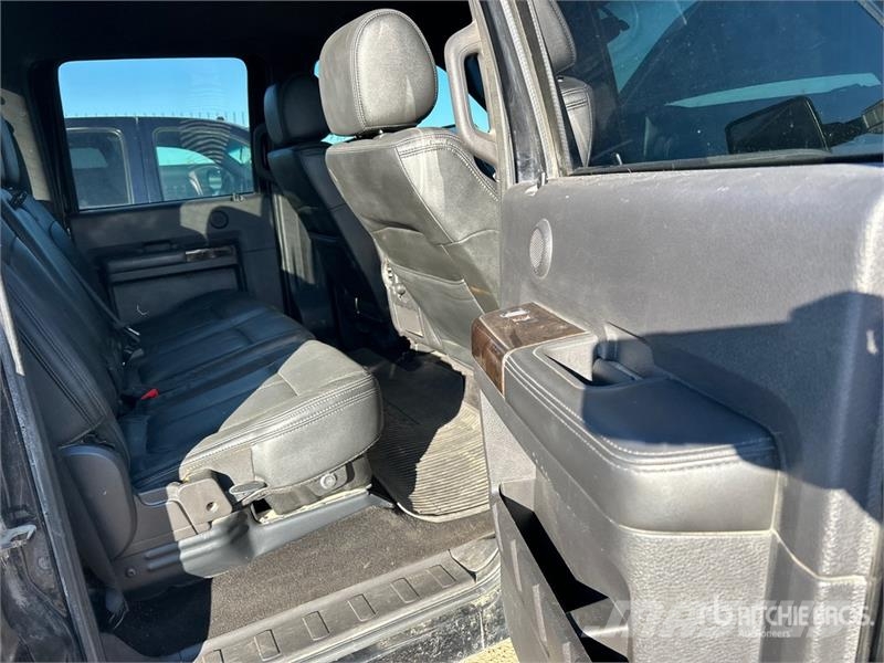 Ford F-450 Lariat 4x4 Crew Cab Pickup Muut autot