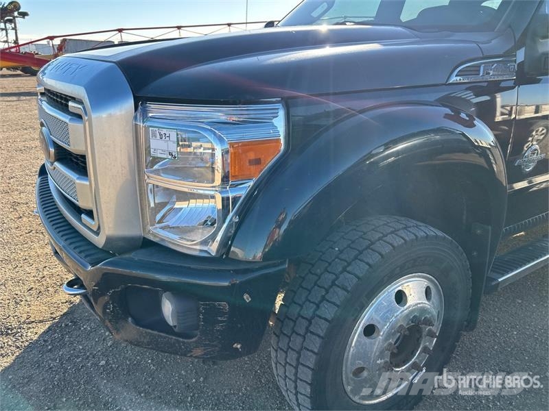 Ford F-450 Lariat 4x4 Crew Cab Pickup Muut autot