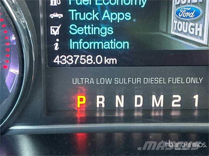 Ford F-450 Lariat 4x4 Crew Cab Pickup Muut autot