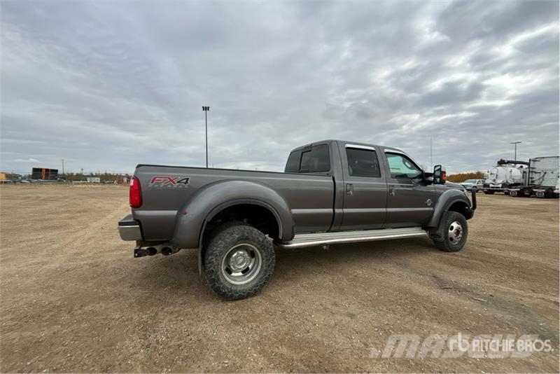 Ford F-450 Lariat 4x4 Crew Cab Pickup Άλλα Vans