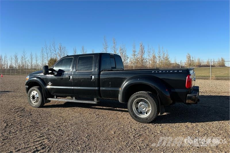 Ford F-450 Lariat 4x4 Crew Cab Pickup Muut autot