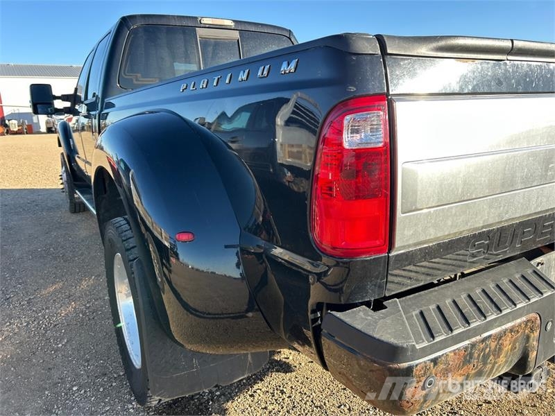 Ford F-450 Lariat 4x4 Crew Cab Pickup Muut autot
