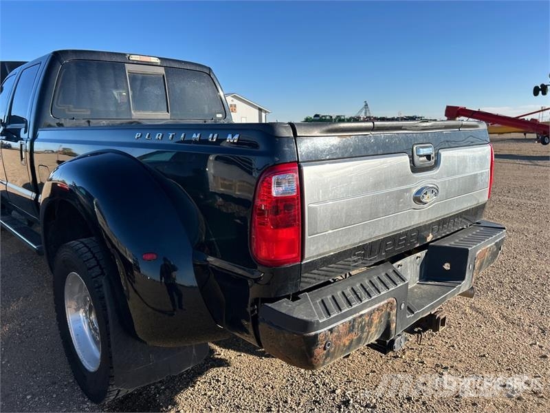 Ford F-450 Lariat 4x4 Crew Cab Pickup Muut autot