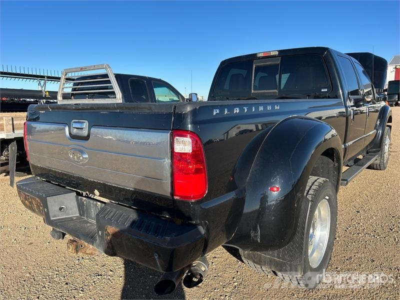 Ford F-450 Lariat 4x4 Crew Cab Pickup Muut autot