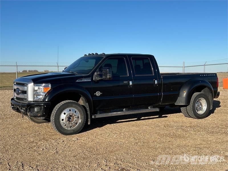 Ford F-450 Lariat 4x4 Crew Cab Pickup Muut autot