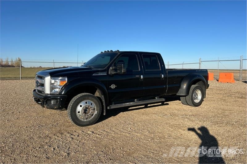 Ford F-450 Lariat 4x4 Crew Cab Pickup Muut autot