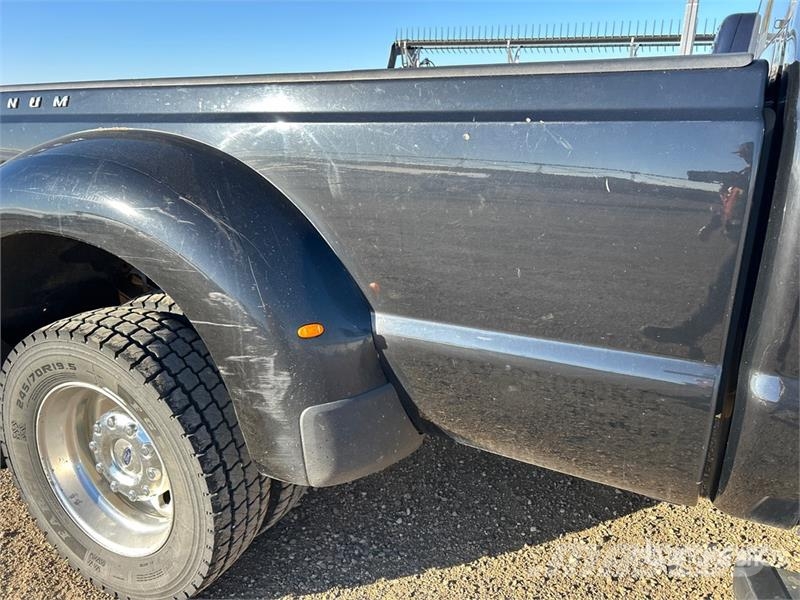 Ford F-450 Lariat 4x4 Crew Cab Pickup Muut autot