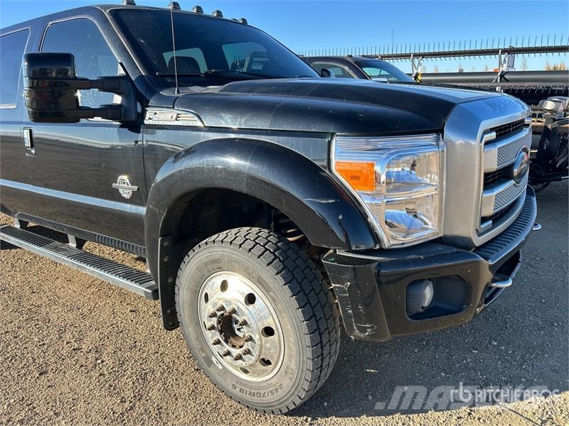 Ford F-450 Lariat 4x4 Crew Cab Pickup Muut autot