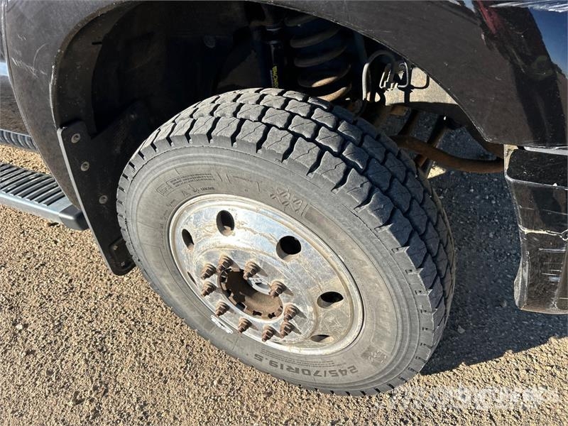 Ford F-450 Lariat 4x4 Crew Cab Pickup Muut autot