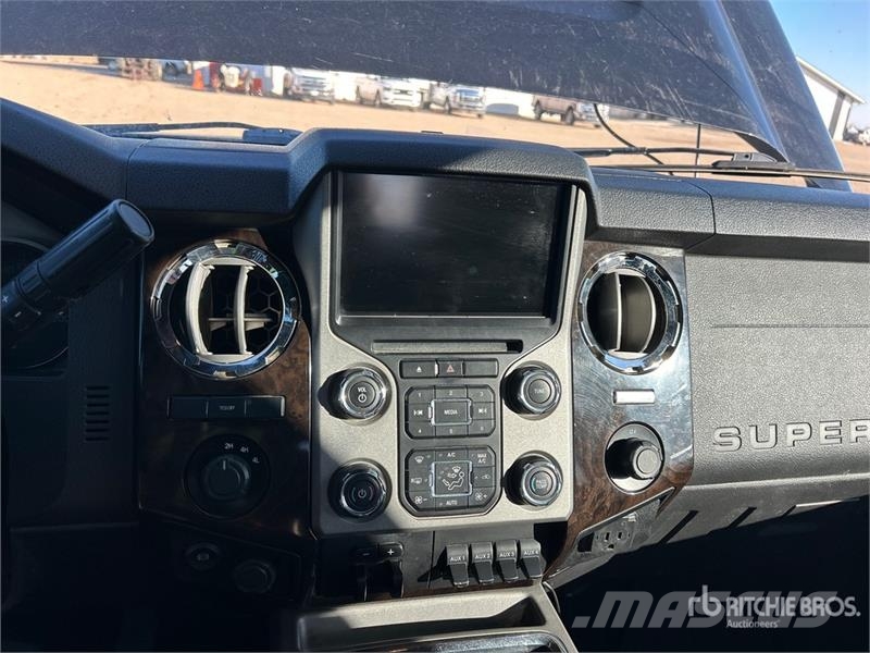 Ford F-450 Lariat 4x4 Crew Cab Pickup Muut autot