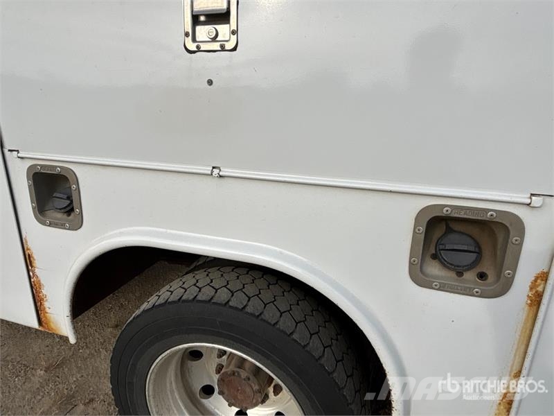 Ford F-450 Lariat 4x4 Extended Cab Utility Truck Nakladacia/sklápacia bočnica