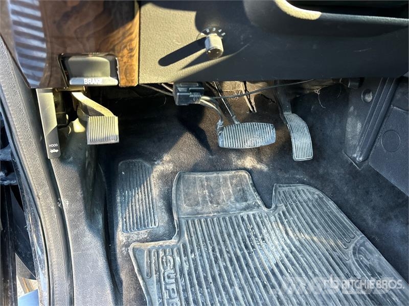 Ford F-450 Lariat 4x4 Crew Cab Pickup Muut autot