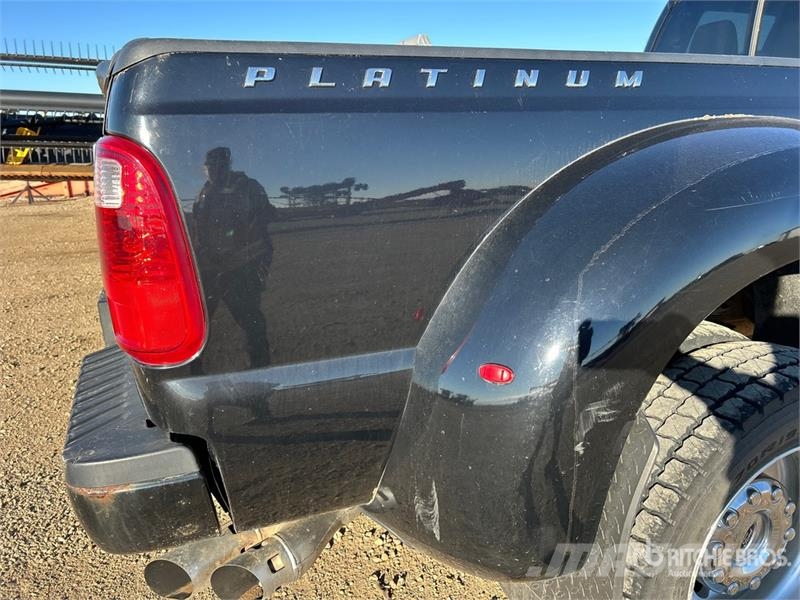 Ford F-450 Lariat 4x4 Crew Cab Pickup Muut autot
