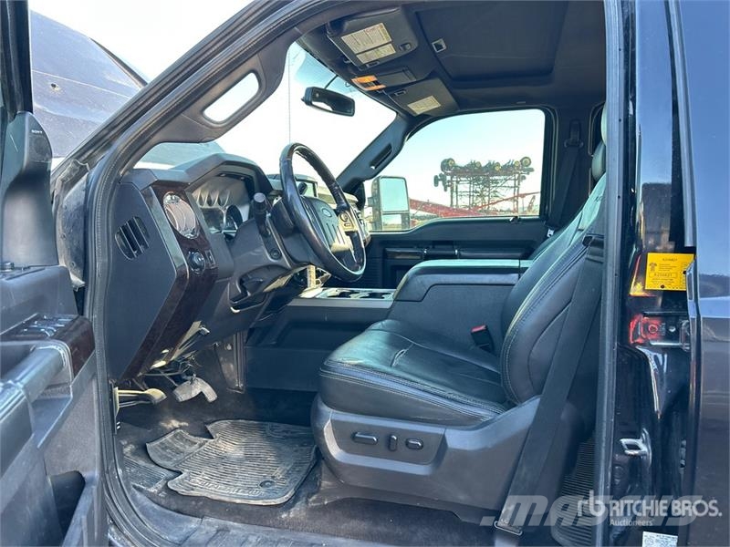 Ford F-450 Lariat 4x4 Crew Cab Pickup Muut autot