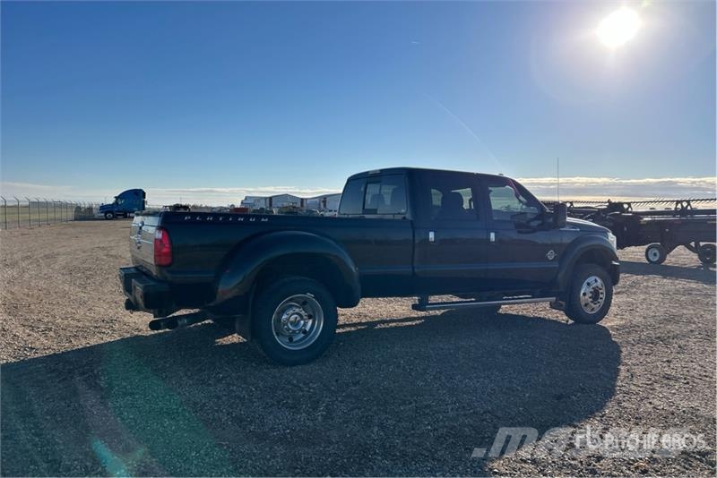 Ford F-450 Lariat 4x4 Crew Cab Pickup Muut autot